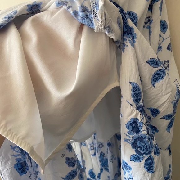 Chic Blue Floral Midi Dress - Picture 4 of 4